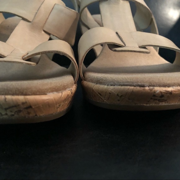 Clark Sandals. - Picture 3 of 6